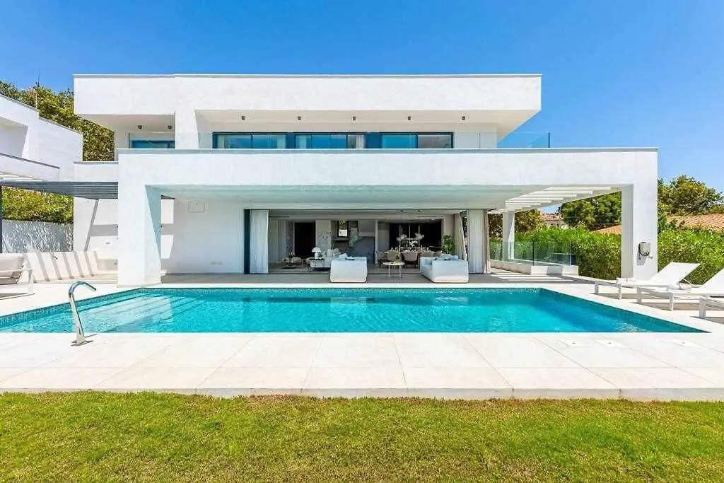 797 Holiday Rentals - Lujosa Y Moderna Villa En Puerto Marina Benalmadena