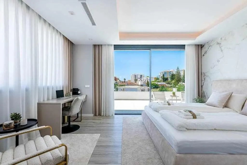 797 Holiday Rentals - Lujosa Y Moderna Villa En Puerto Marina Benalmádena
