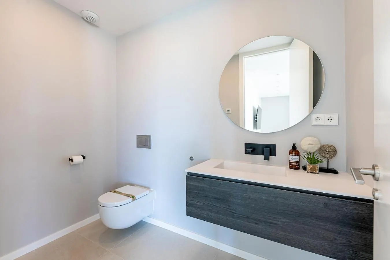 797 Holiday Rentals - Lujosa Y Moderna Villa En Puerto Marina Benalmádena 0*,