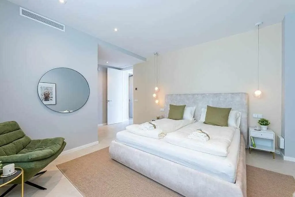 797 Holiday Rentals - Lujosa Y Moderna Villa En Puerto Marina Benalmádena