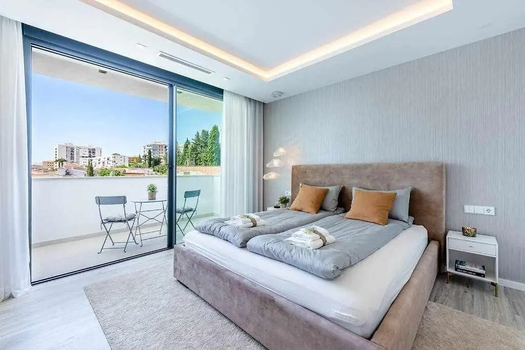 797 Holiday Rentals - Lujosa Y Moderna Villa En Puerto Marina Benalmádena Spanje