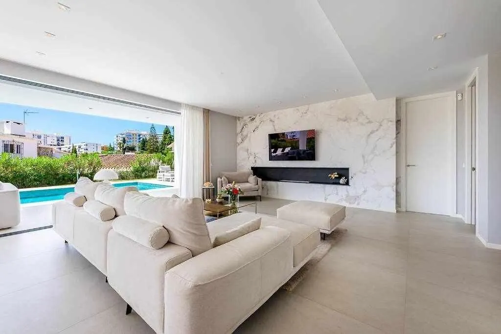 797 Holiday Rentals - Lujosa Y Moderna Villa En Puerto Marina Benalmádena 0*,