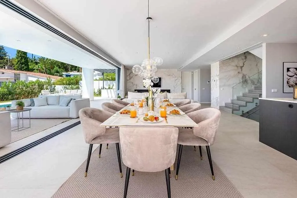 797 Holiday Rentals - Lujosa Y Moderna Villa En Puerto Marina Benalmádena