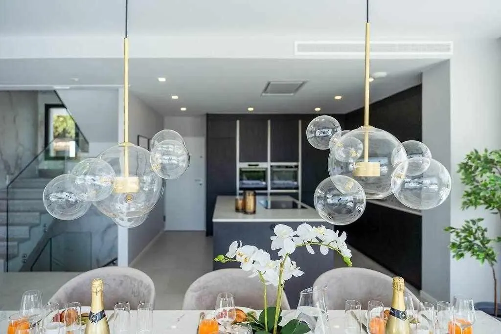 797 Holiday Rentals - Lujosa Y Moderna Villa En Puerto Marina Benalmádena