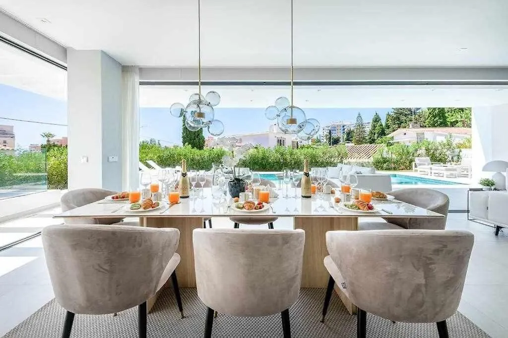 797 Holiday Rentals - Lujosa Y Moderna Villa En Puerto Marina Benalmádena