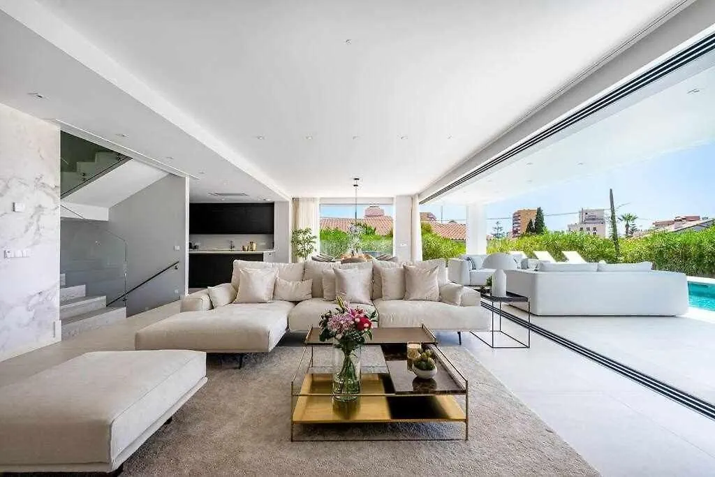797 Holiday Rentals - Lujosa Y Moderna Villa En Puerto Marina Benalmádena